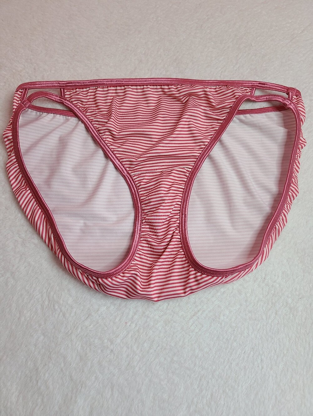 Vanity Fair Illumination Classic Satin Trim String Bikini Panty Size XL